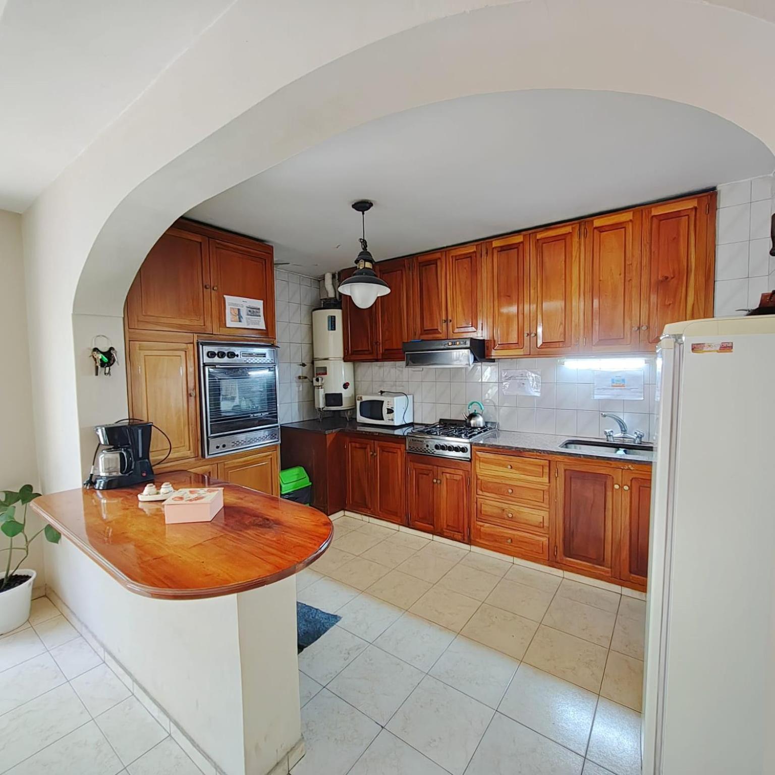 Casa Amplia/excelente Ubicacion Guaymallen
